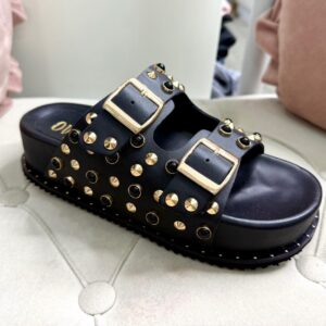Sandalo con platform con borchie nero OVYE