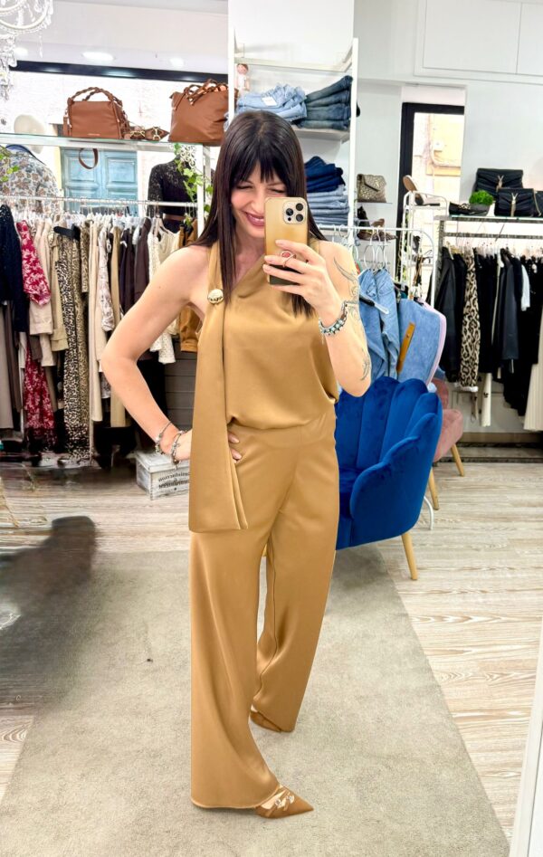 Imperial- blusa in satin con anello a completo con pantalone