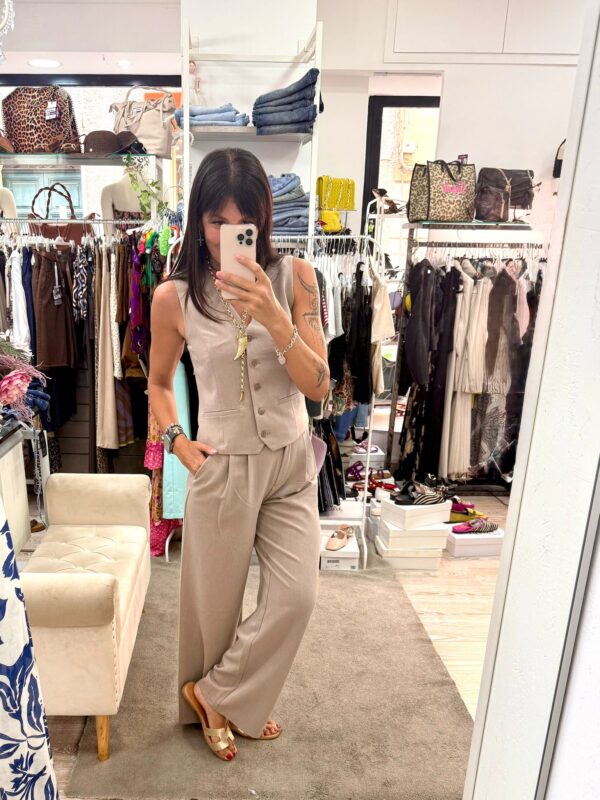 Gilet a completo con il suo pantalone