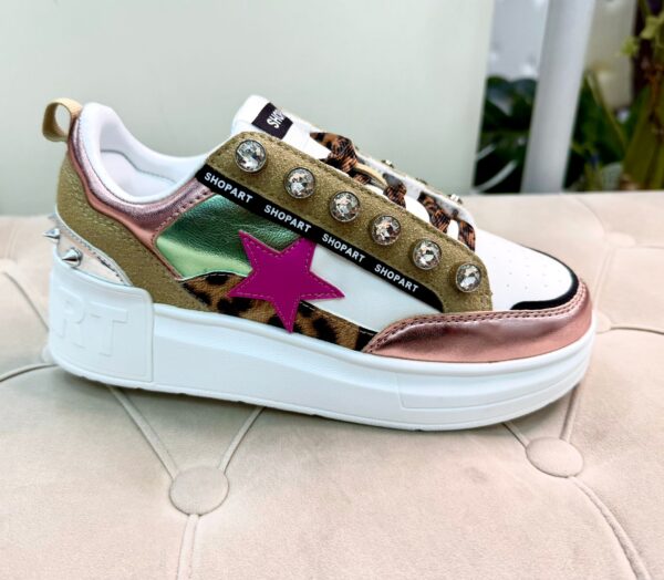 Sneakers stella rosa con bottoni strass Shop art