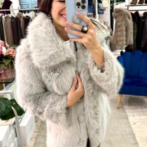 Eco fur perla con spilla