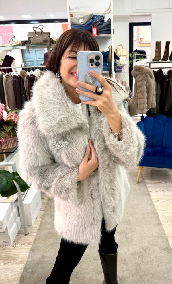 Eco fur perla con spilla